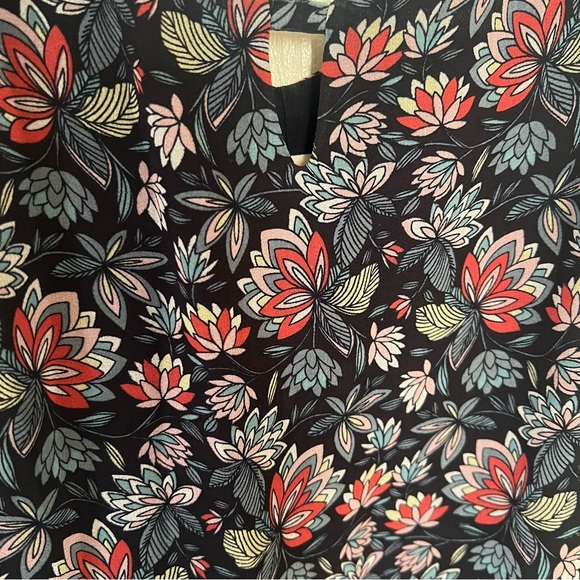 Cabi Floral Tank - Picture 2 of 5